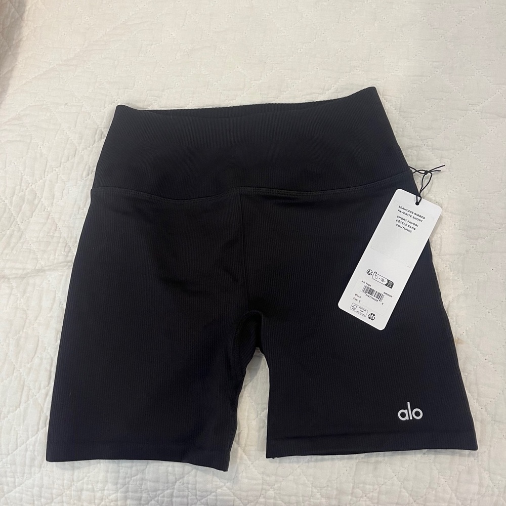 Alo Seamless Ribbed Favorite Short